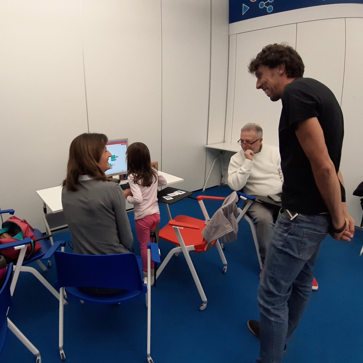OlivettiOnline's tweet photo. #Events Quali sono i vantaggi dello studio sugli #eBook? Scoprilo con i prodotti per la didattica di Olivetti: #Microninja, il primo minicomputer per il coding e #Scuolabook, la piattaforma per lo studio in digitale. #Innovation #DigitalTransformation #ScuolaDigitale https://t.co/88mtboVNdc