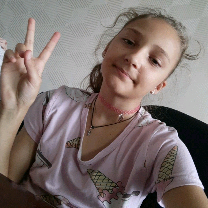 aski_askie's tweet photo. Ya ampun, studio siaran ini sangat manarik! https://t.co/JL4Ah8ivO2 #YomeLive https://t.co/ebOB8avzCf