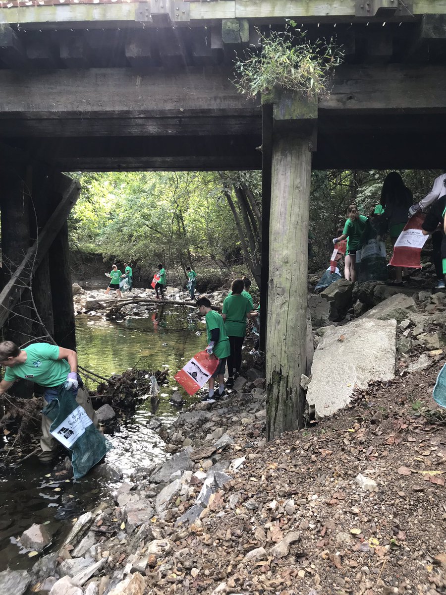 mr_dregan's tweet photo. Already having fun picking up waste at Gravois Creek! #mostreamteam https://t.co/cU5dfikLO4