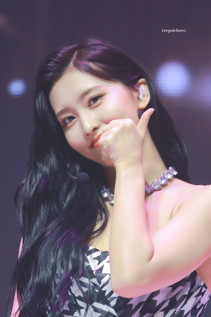 _h1109m_'s tweet photo. 190923 feel special 쇼케이스 HQ

#트와이스 ⁠#모�� #TWICE ⁠#MOMO #トゥワイス #モモ

네가 있어 난 다시 웃어 / that’s what you do. 🥰 https://t.co/zCXHPSQsMK
