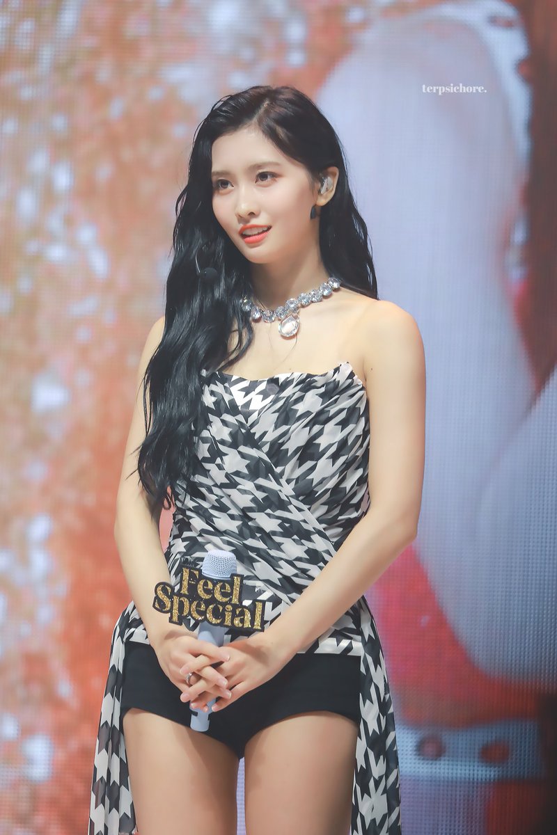 _h1109m_'s tweet photo. 190923 feel special 쇼케이스 HQ

#트와이스 ⁠#모�� #TWICE ⁠#MOMO #トゥワイス #モモ

네가 있어 난 다시 웃어 / that’s what you do. 🥰 https://t.co/zCXHPSQsMK