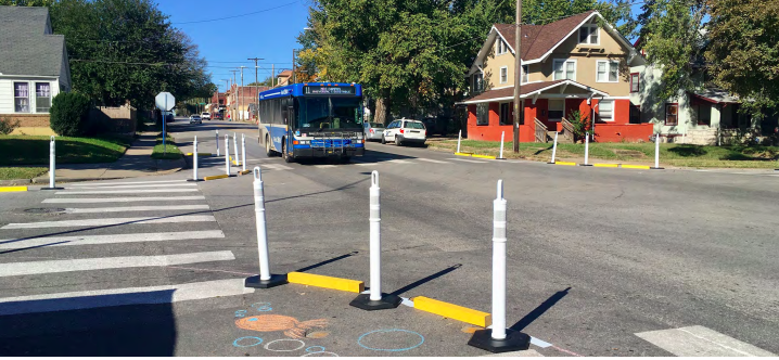 BikeWalkKC's tweet photo. What are some ways that you can collect and use data to make your neighborhood healthier and happier? Get ideas when you read our FREE #CompleteKC DIY Guide! https://t.co/0WXt3tORUA https://t.co/xpdvCKFNRP