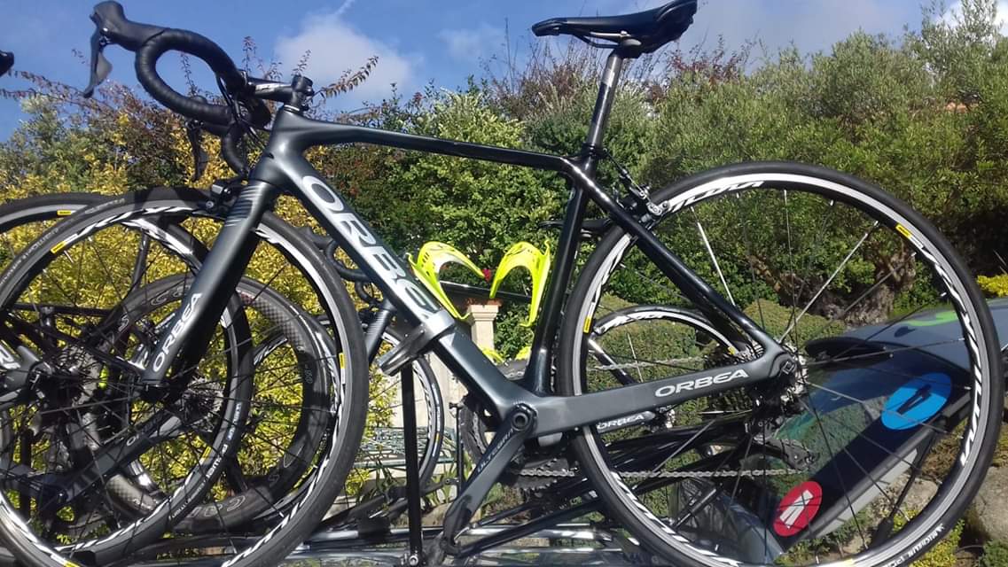 CCRiasBaixas's tweet photo. SE VENDEN  Bicicletas del equipo Rías Baixas año 2019

Cuadro: ORBEA M20PRO
Grupo: Shimanno Ultegra 11v
Pedales Look
Ruedas de cubierta o tubular
Varias tallas
Más información y precios:
629063555 (Gerardo)  gerardo.chamorro@clubciclistariasbaixas.com https://t.co/l2hsG1WrhJ