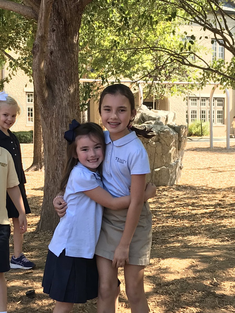 Hester4th's tweet image. Sisterly love at recess #trinitylearns