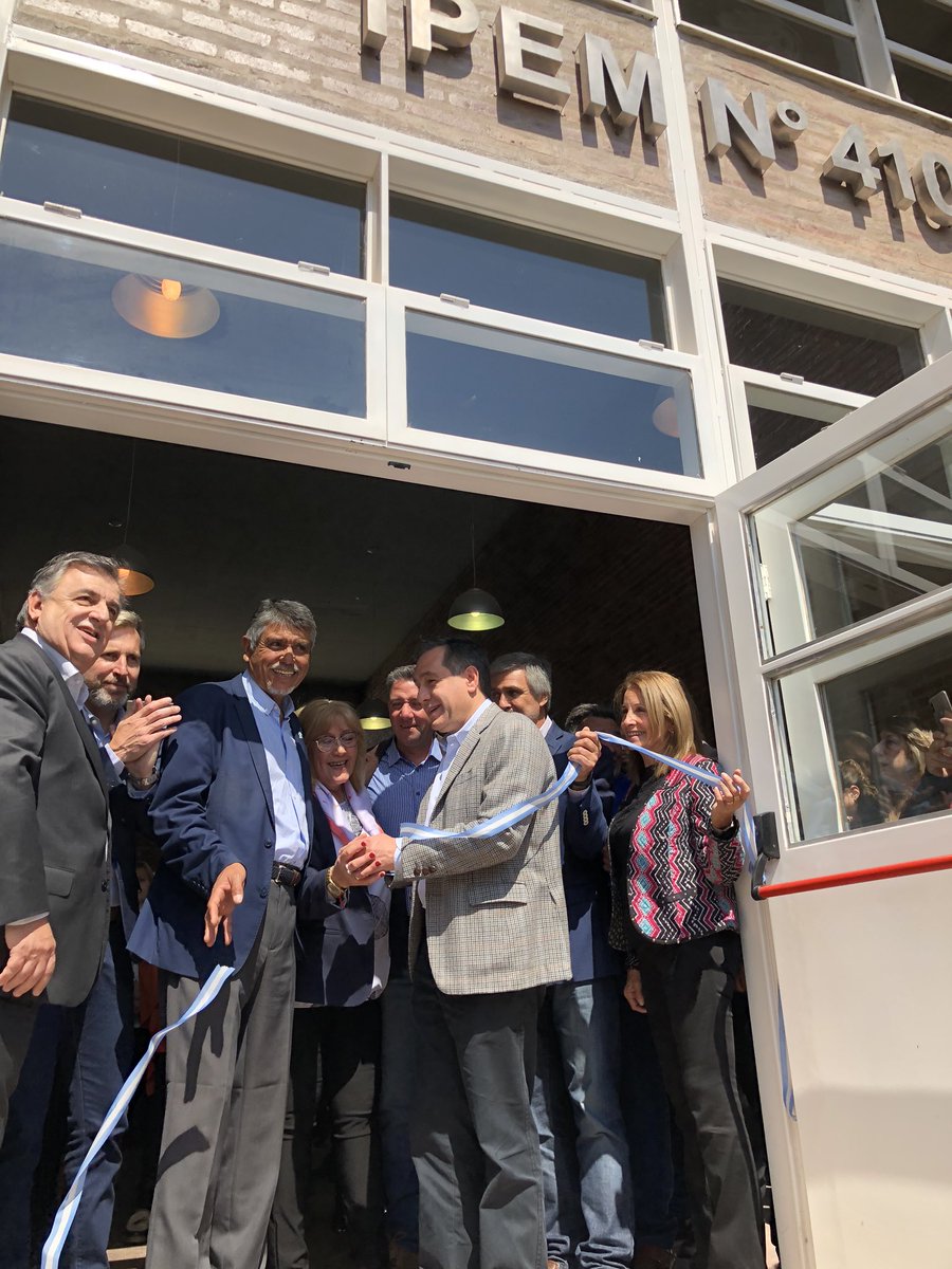 egatoromero's tweet photo. Ahora, inauguramos con @frigeriorogelio y @alefinocchiaro el nuevo IPEM 410 en Barrio Industrial, una inversión de más de 34 millones de pesos. Seguimos apostando por la educación pública en Villa Allende! https://t.co/LoYrR4c03Q