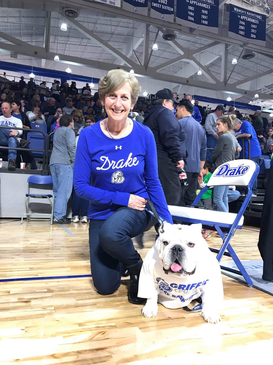 mporter1122's tweet photo. #gogriff #doggonecute #support #CrowdFunding #pawsup #🐶💙 #puppylove #hometowndog #dogsarefamily #dogsoftwitter #youdadog #topdog @DrakeUGriff @DrakeAlumni @DrakeUniversity @DUBulldogClub @catchdesmoines https://t.co/hPiqxdwWB0