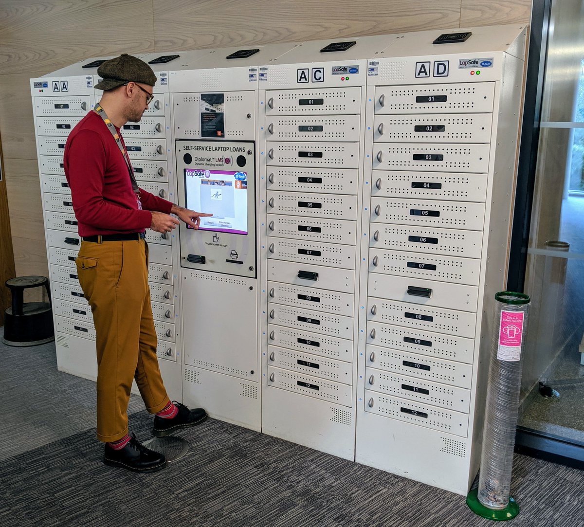 RHUL_Library's tweet image. We interrupt your plans to attend the board and video games night with an important announcement. 

You can borrow laptops for up to 6 hours from one of our laptop lockers for free! Just don&apos;t leave the building with them or we have to call the #LibraryPolice #KnowYourLibrary