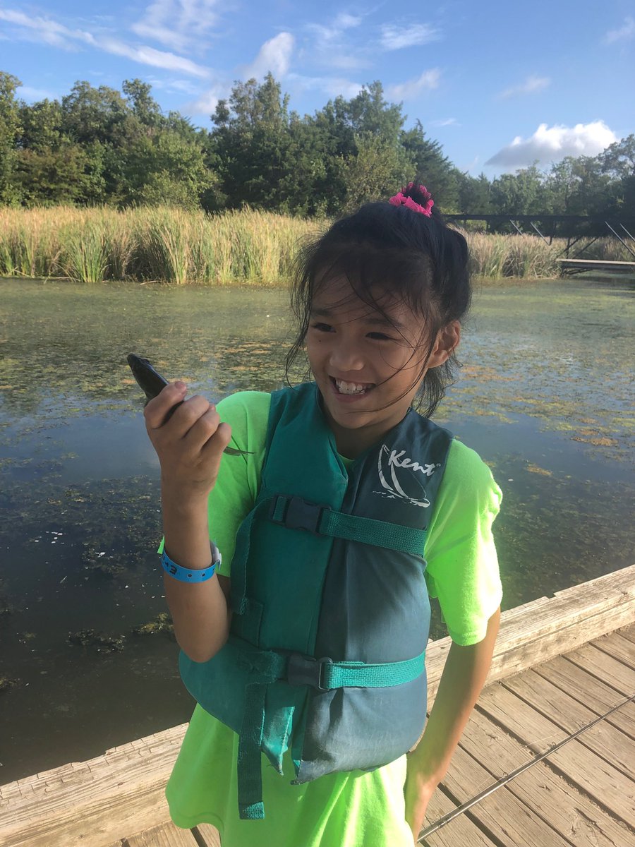 HentgesCindy's tweet photo. #wyattlearns the girls had a big day at the dock! 4 fish https://t.co/kSf1yBuqIw