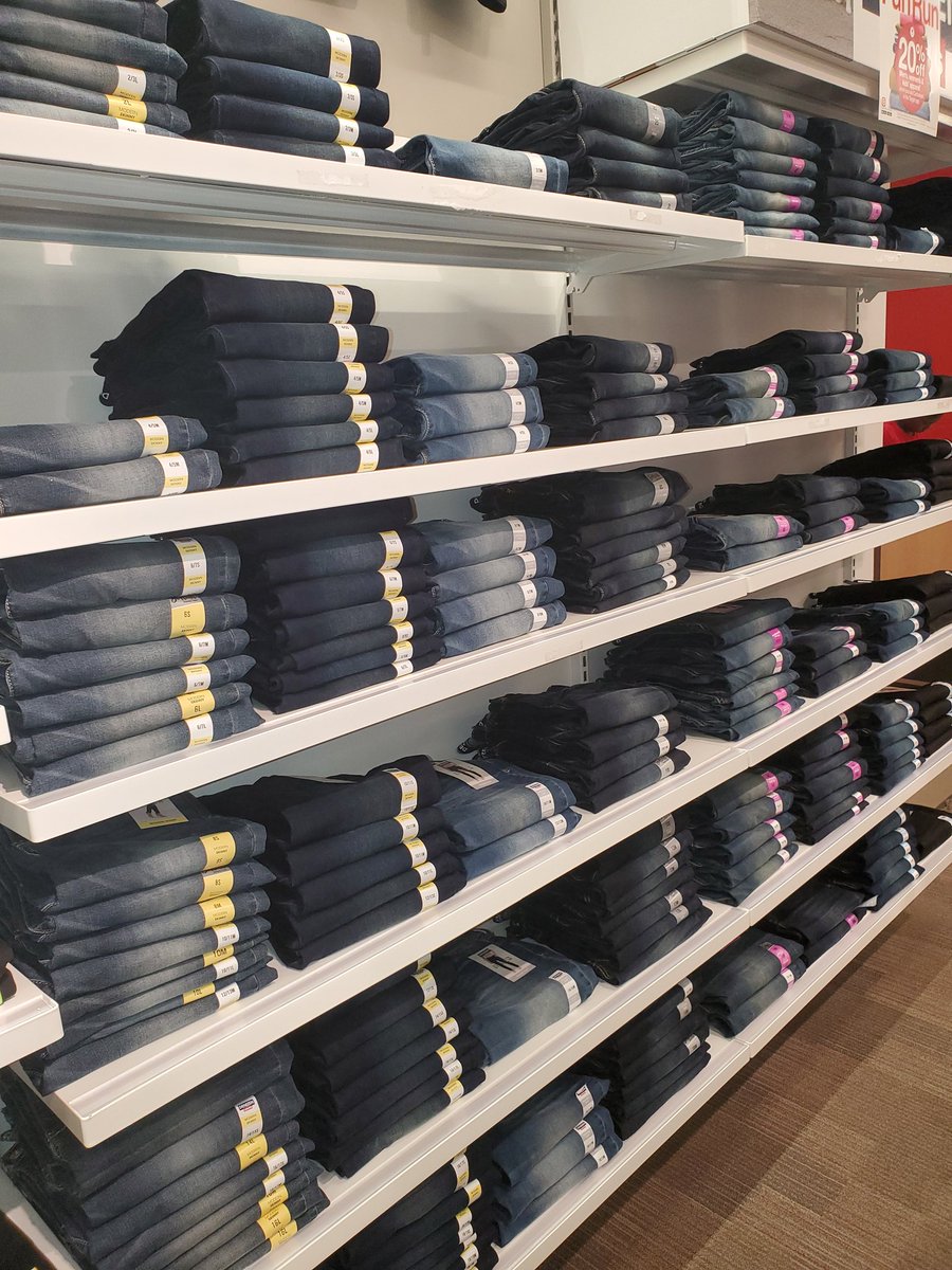 DBO Gabriele's killing this jean wall!! Nice job 😃 <a href="/rlomtg12/">Robert Lombardi</a> <a href="/CamilleGroark/">Camille Groark</a> <a href="/StevenRosini/">Steven Rosini</a>