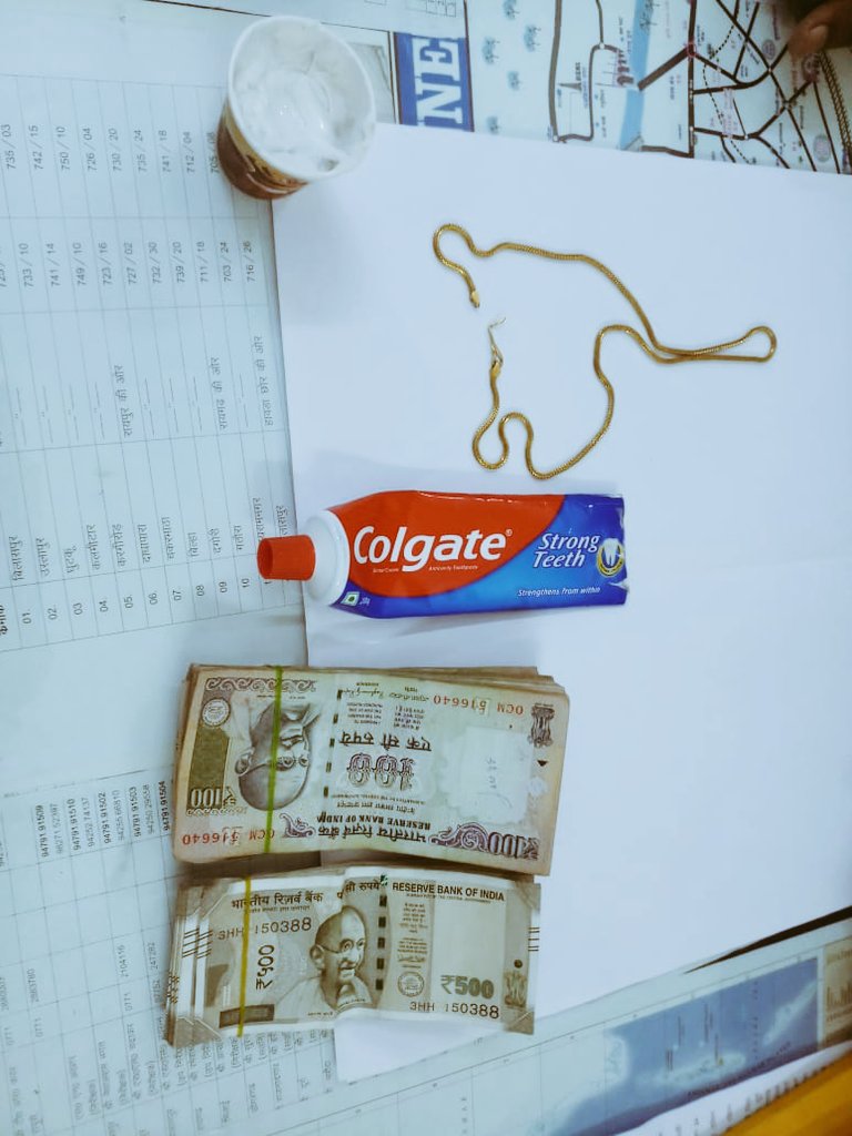 Arrest of 8 criminals at Bilaspur station by RPF &amp; GRP
<a href="/PiyushGoyalOffc/">Piyush Goyal Office</a> 
<a href="/arunkumar783/">arunkumar783</a> 
<a href="/RPF_INDIA/">RPF INDIA</a>
<a href="/sanjay_sarmera/">Sanjay kishore , IRPFS (retd)</a> 
CCTV used to nab the gang. Gold chain and cash Rs. 18,000/- recovered.