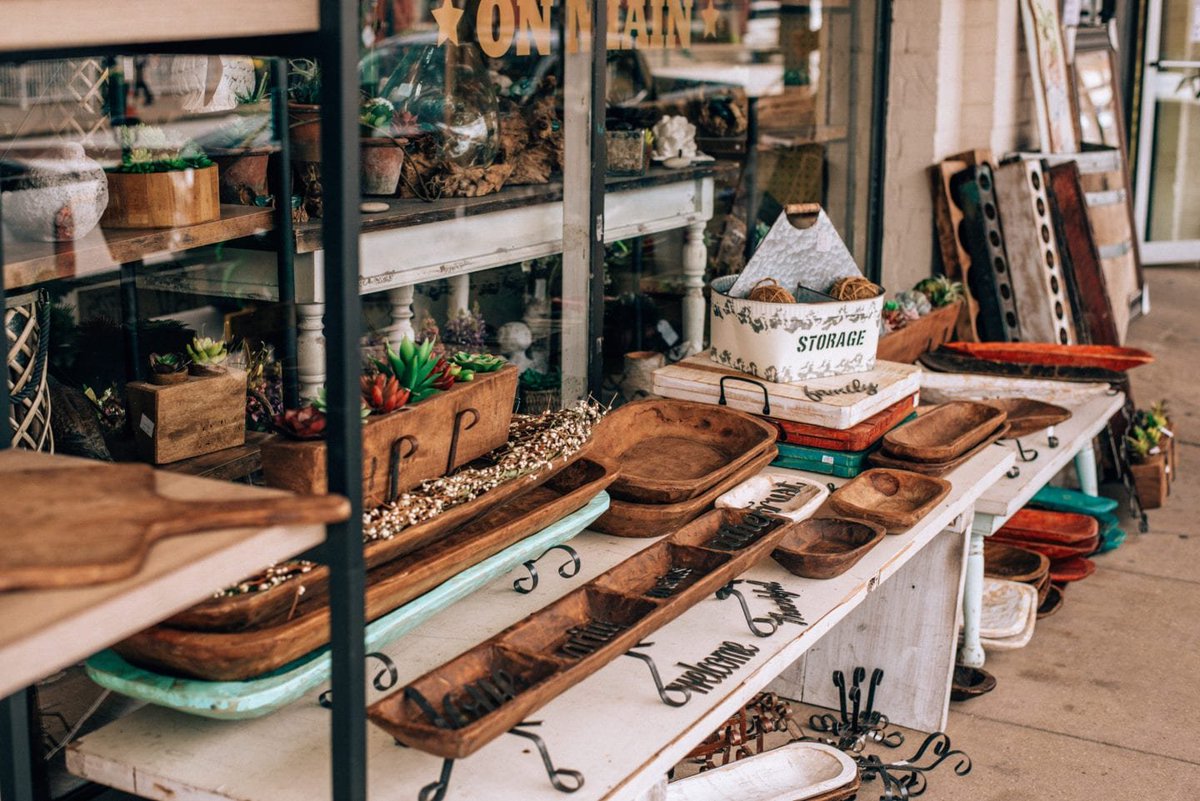 Add Grapevine’s Market on Main to your weekday plans. Come check out our 25% Off Sidewalk Sale, along with our other great in-store deals!