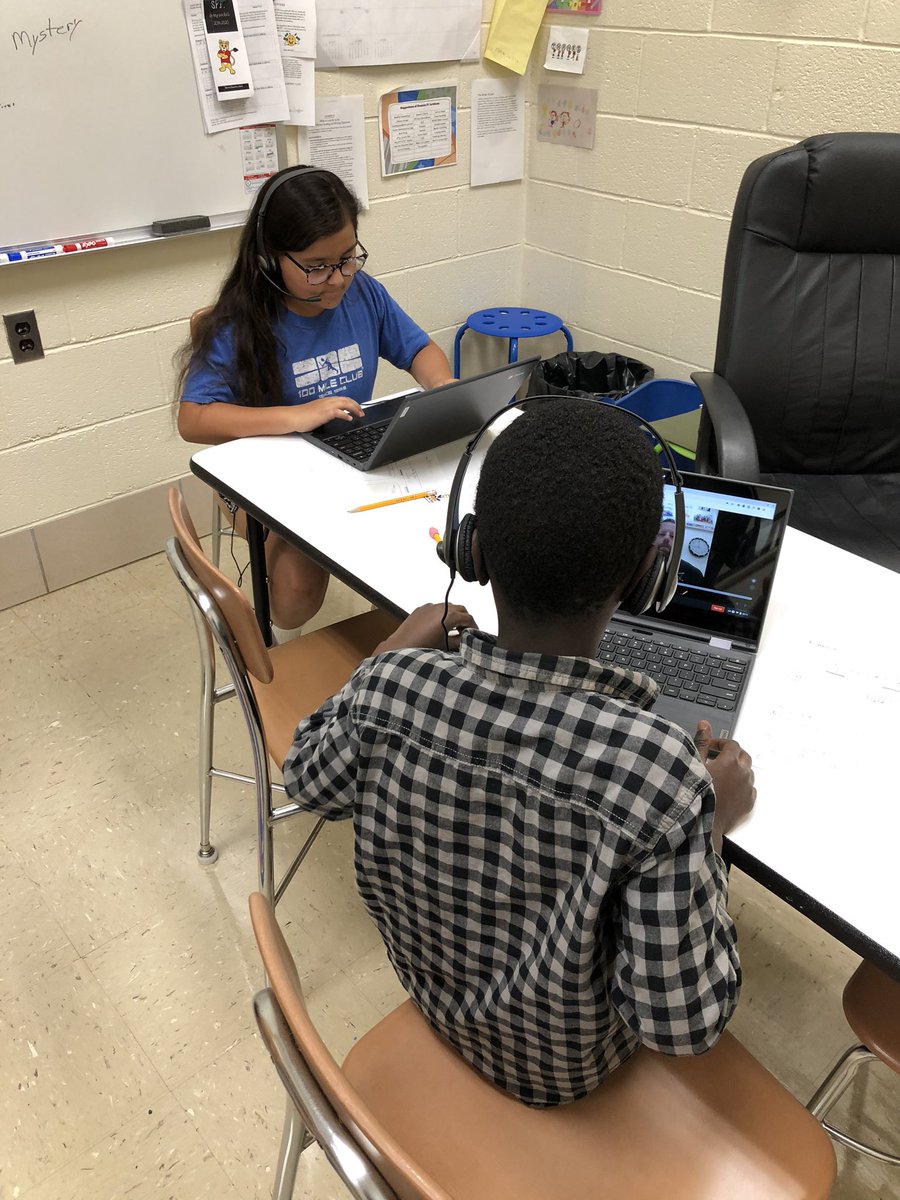 jmdager's tweet photo. One of my students told me he felt like a pilot when he got to use headphones to summarize his learning in @voicethread today! 😂 #elscan https://t.co/z1sAYGW4N1