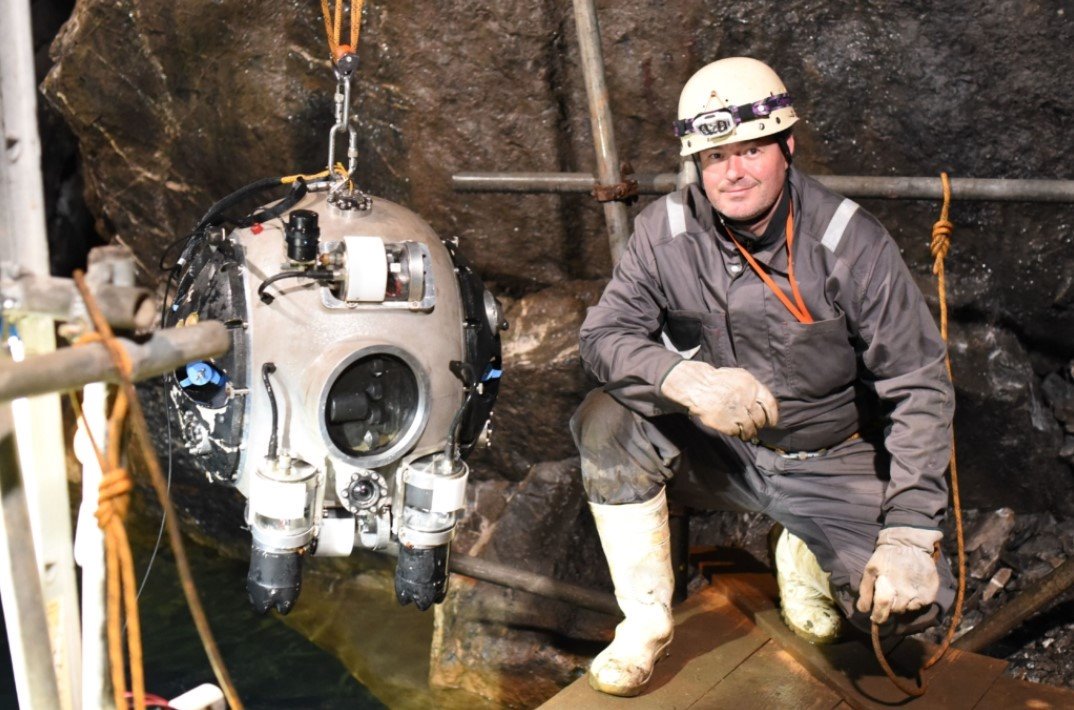 PotteriesMuseum's tweet photo. Come along to our #ScienceAtNight event this Friday to find out how @UNEXMIN has been using robots to map the lost tunnels of the flooded Ecton Mine. Free, 4-9pm https://t.co/OC3kwqdHkL https://t.co/LGyozLyESc