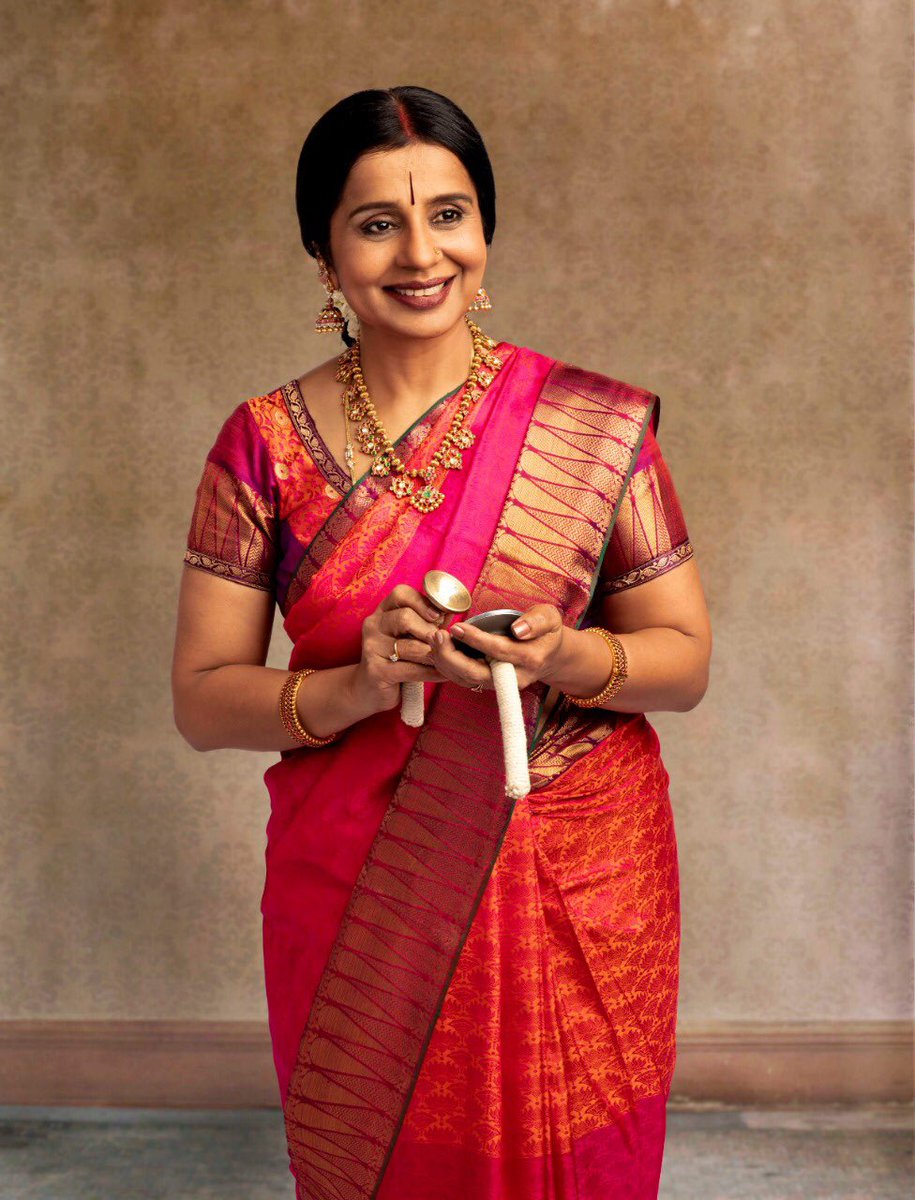 SrekalaB's tweet photo. Shri Gurubhyo Namaha
Welcome to my Twitter page. Here you can find updates about me and my dance school- Thejas School Of Performing Arts. https://t.co/yP8PfMSXlc