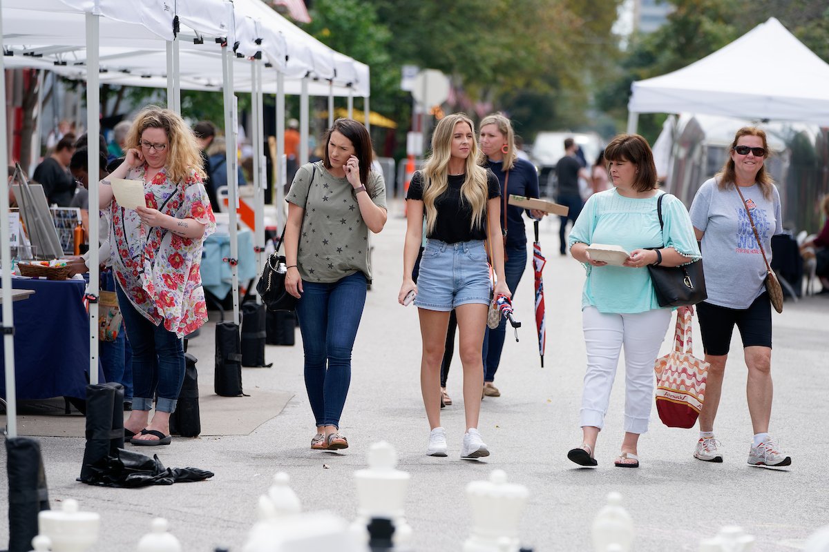 STLcwescene's tweet photo. Thank you to everyone who participated in our 3rd Annual #BookFestSTL- a daylong celebration of the literary arts in the #CWEscene. π CLICK HERE to see more photos from the day's festivities: https://t.co/osL1W9KxC9 https://t.co/ZT2NlUa87A