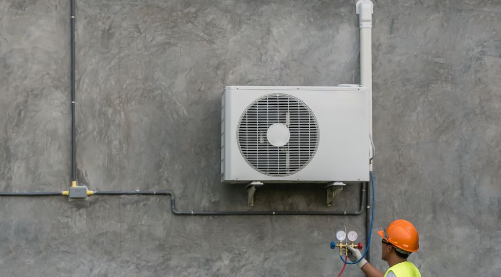 KyleJCDesign's tweet photo. Discover how you can improve efficiency in your #HVAC system while also reducing the hefty expenses that come with a #VariableRefrigerantFlow (VRF) in @RasMech’s latest blog: https://t.co/j12Hy0vXis https://t.co/cQIGMr5FRZ