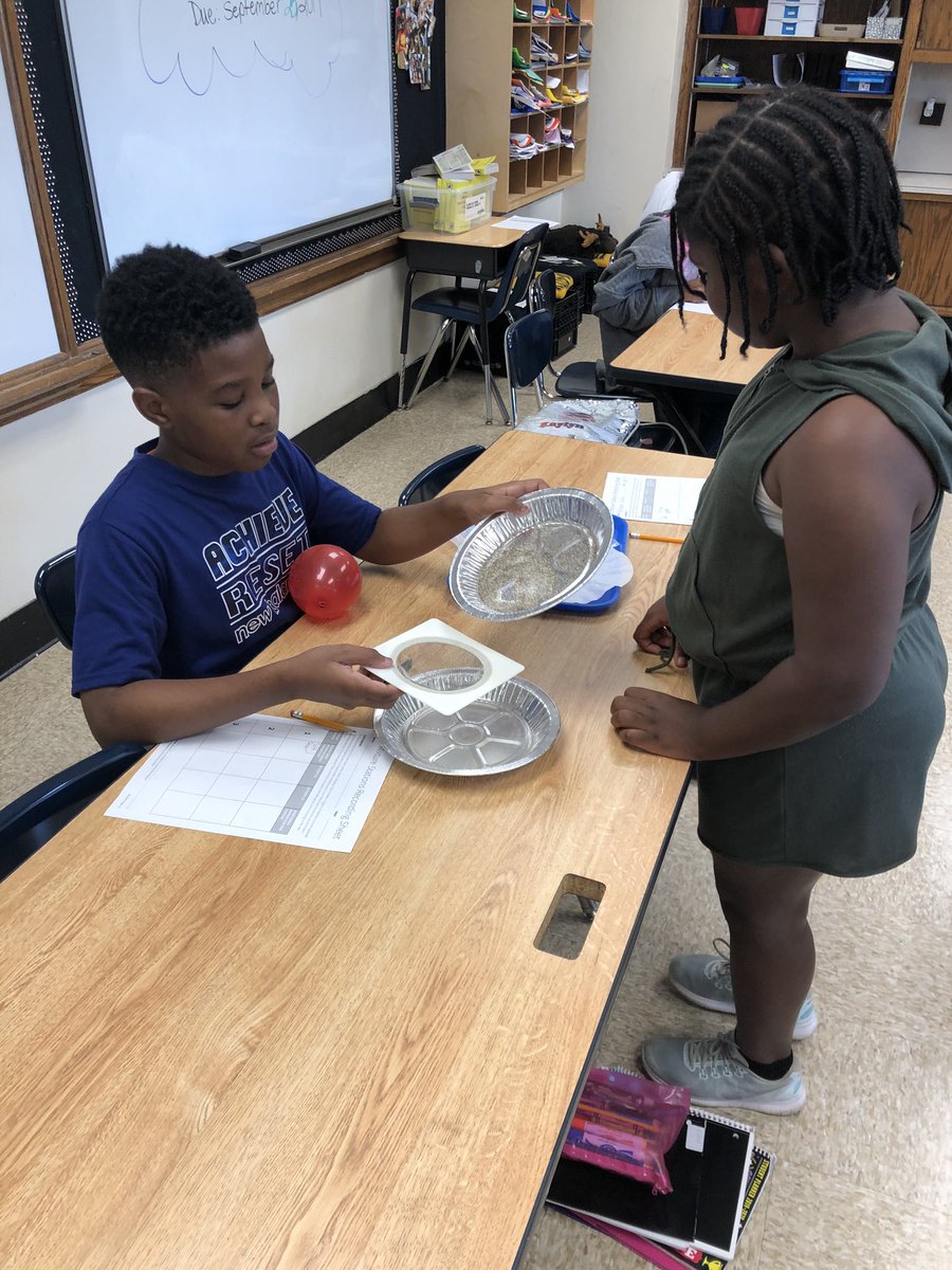 JacksonPark_UC's tweet photo. @SimplyMsJones 5th graders separating mixtures #matter #mysci @wustlisp @WUSTL https://t.co/69MPooX6Pt