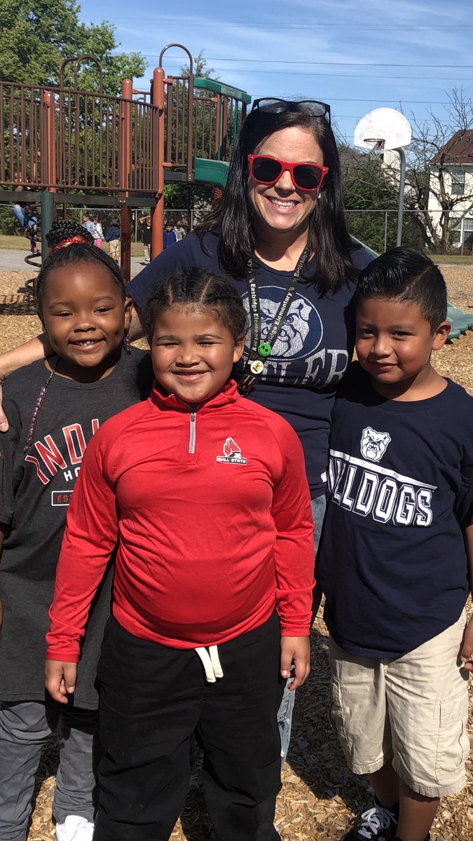 SarahCJCannon's tweet photo. College GO Week!  College shirt day.  #WarrenWill https://t.co/BS4NYeOcSX