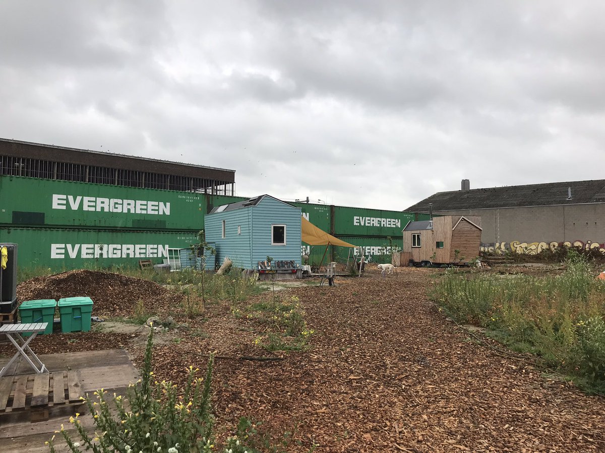 MAHuijsmans's tweet photo. Met het college op wijk bezoek in #voorhof. Na een start in #BSHorizon een ronde langs Tiny Houses, nieuwe ontwikkelingen bij de #Mercuriusweg en #Poptapark en #2wieleracademie. https://t.co/Sw2eaL6qi4