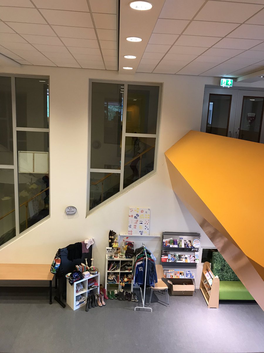 MAHuijsmans's tweet photo. Met het college op wijk bezoek in #voorhof. Na een start in #BSHorizon een ronde langs Tiny Houses, nieuwe ontwikkelingen bij de #Mercuriusweg en #Poptapark en #2wieleracademie. https://t.co/Sw2eaL6qi4