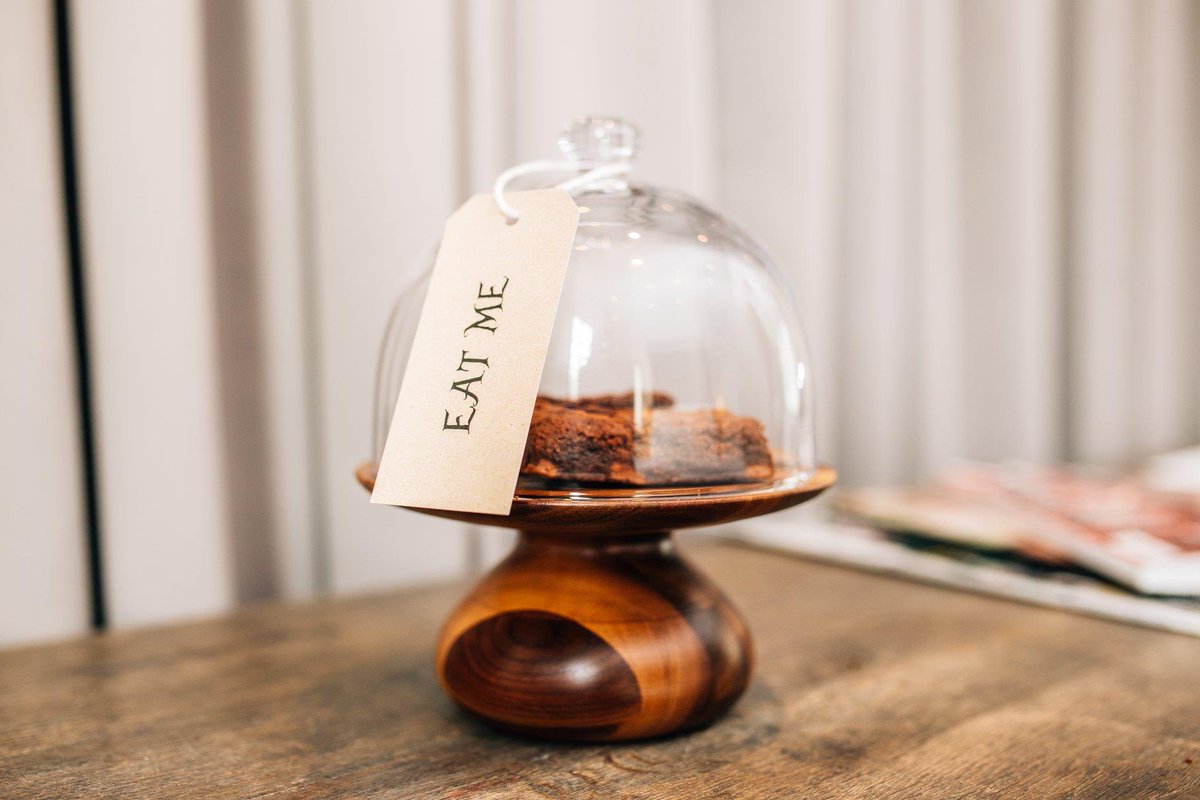 TheInnOnTheMile's tweet photo. E A T M E ~ a little sweet treat in your room. We definitely earn some brownie points for this touch 😍

#InnontheMile #RoyalMile #Edinburgh https://t.co/ezYiw8OTke