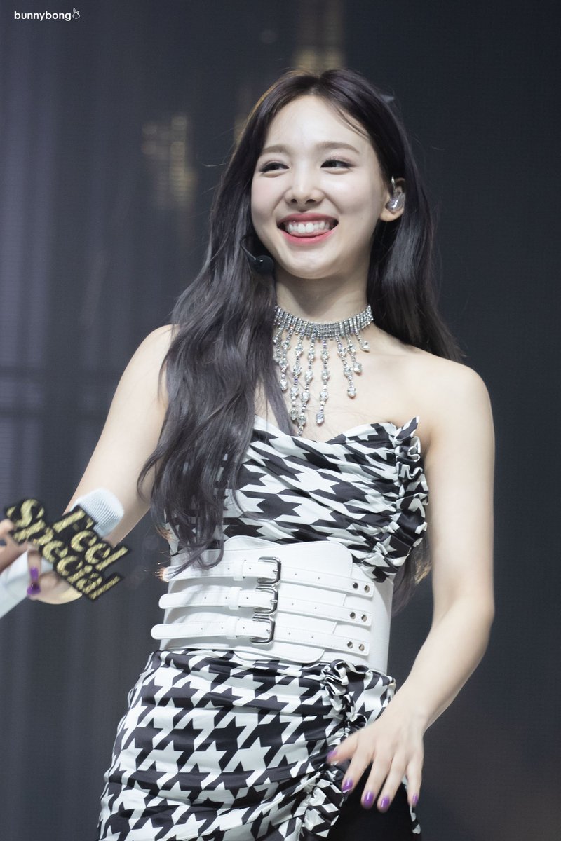 imbunnybong's tweet photo. 190923 HD
Indeed special 
#트와이스 #twice #나연 #nayeon #ナヨン
@JYPETWICE https://t.co/cVT4lSYNUC