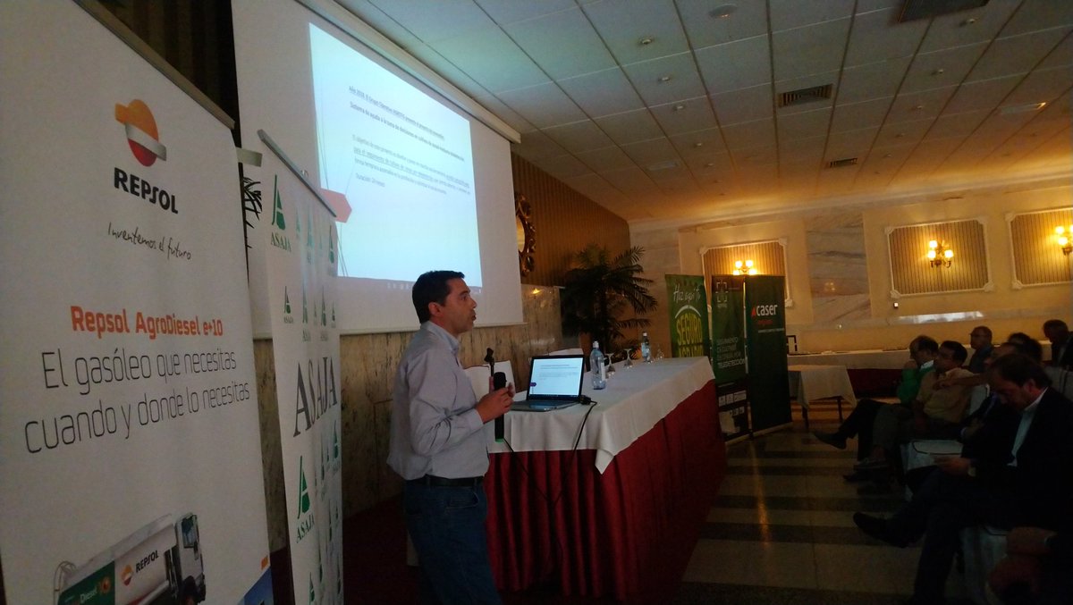 agrotig's tweet photo. Presentación del proyecto del grupo operativo @agrotig en las jornadas cerealistas de @ASAJAAVILA en Arévalo https://t.co/xEMVkptlHa