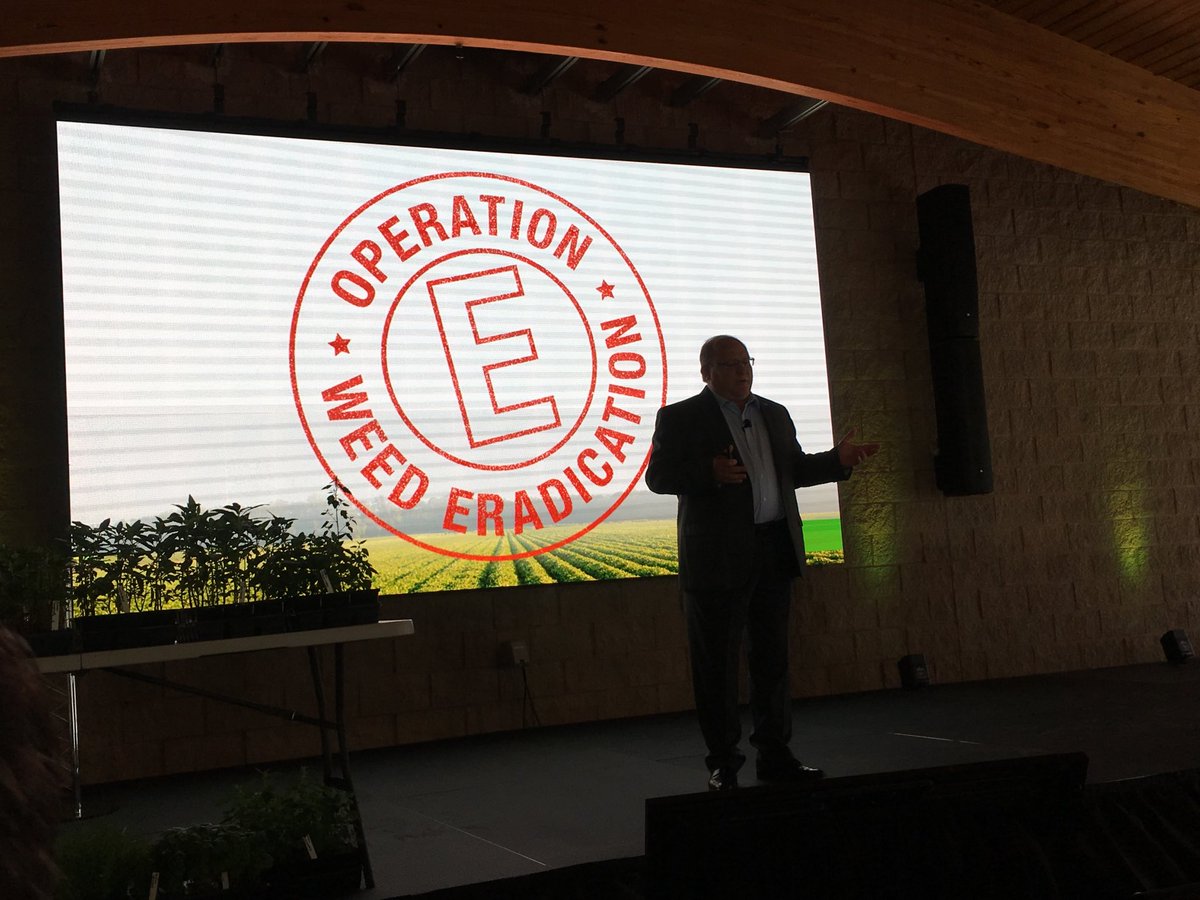 PamSmithDTN's tweet photo. BASF Scott Key is talking about a multitude of tactics to battle the worst weeds. Much like the no tolerance program but with a look at agronomic systems and knowing weed biology. #wayforwardBASFinag https://t.co/7Fy4zoZS91
