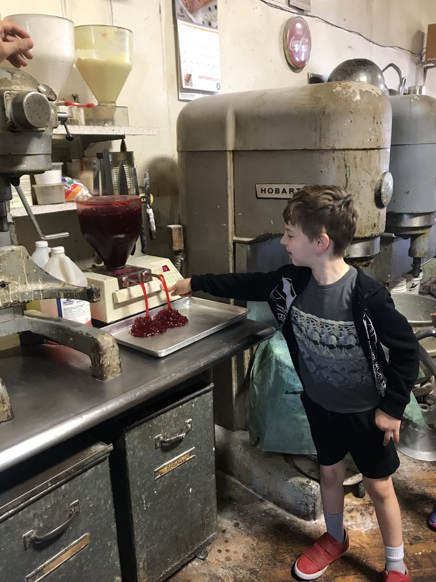 missschoonover's tweet photo. Thank you Benny's Bakery for having us! We had a blast and promise to work on our pretzel making skills! #fieldtrip #wmlearn https://t.co/cKUH1Ytv1V