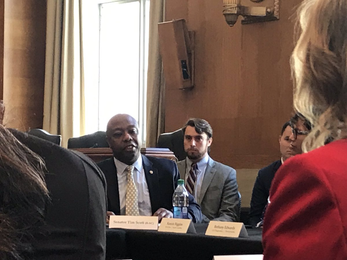 colleenwong's tweet photo. Women’s Entrepreneurship Roundtable w/ the Senate Entrepreneurship Caucus, organized by @startupsUSAorg. Co-chairs @amyklobuchar @SenatorTimScott lead a discussion on opportunities + challenges facing diverse #womenentrepreneurs, moderated by @DubGkc of @KauffmanFDN. #inclusion https://t.co/bbafzcQopo
