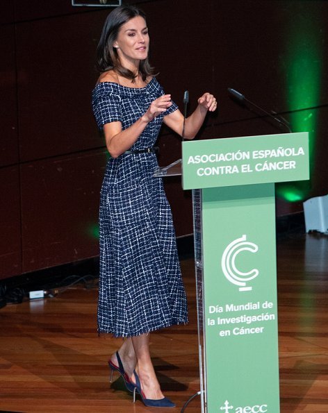 Louise G Queen Letizia Attended Aecc Event At Reina Sofia Museum T Co By1e4ftjlk
