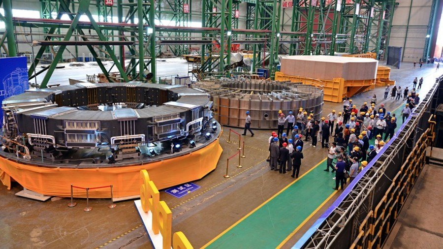 The first #poloidal field coil has been completed and is ready to be shipped to #ITER. Made in collaboration between China and Europe, the 10 m wide and 400 t heavy coil will sit under the fusion machine. bit.ly/2mVk3oz <a href="/fusionforenergy/">Fusion For Energy</a> #cleanenergy #WeAreITER