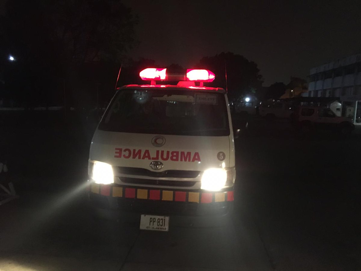 PRC_official's tweet photo. PRCS Earthquake Response Updates: 04 x PRCS Ambulances with response teams and necessary medicine have been dispatched from National Headquarters to Mirpur for relief activities

#MirpurEarthquake #EarthquakePakistan #RedCross #RedCrescent #YouthOnTheMove #FirstAidResponse https://t.co/XZUI07Yd2I