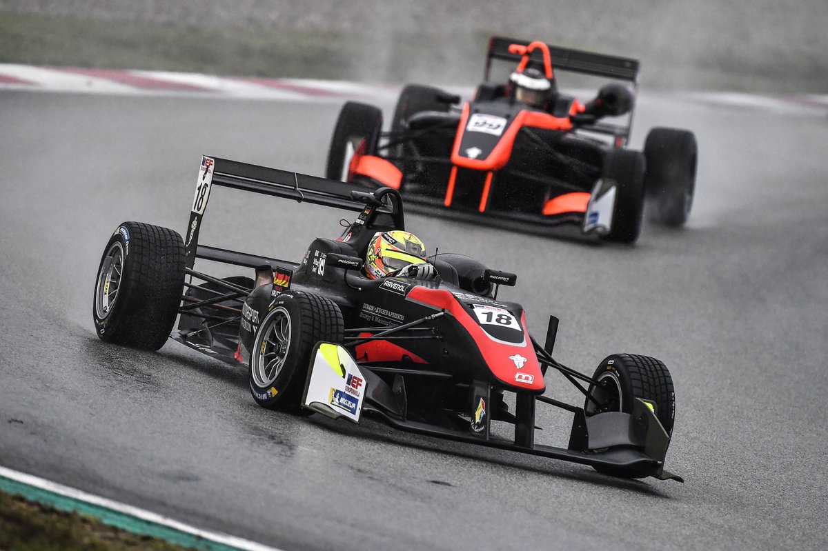 NiklasKruetten's tweet photo. Barcelona โ๏ธ
Next up: Monza ๐
Until then: here's some of my favourite shots from last weekend
#addmanagement #pioneeredathleteperformance #bellracing #nk4 #TeamMotopark #hydrorace #jmdhelmets #stiftungsport https://t.co/kfAypxD2hK