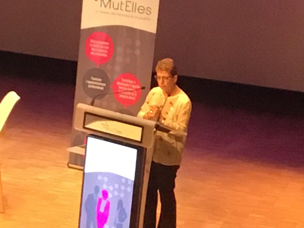 Dominique Joseph ouvre la conférence  @MutElles lors des #JRMF2019 avec bien entendu un plateau d’intervenants respectant la parité ! @MutualiteSud