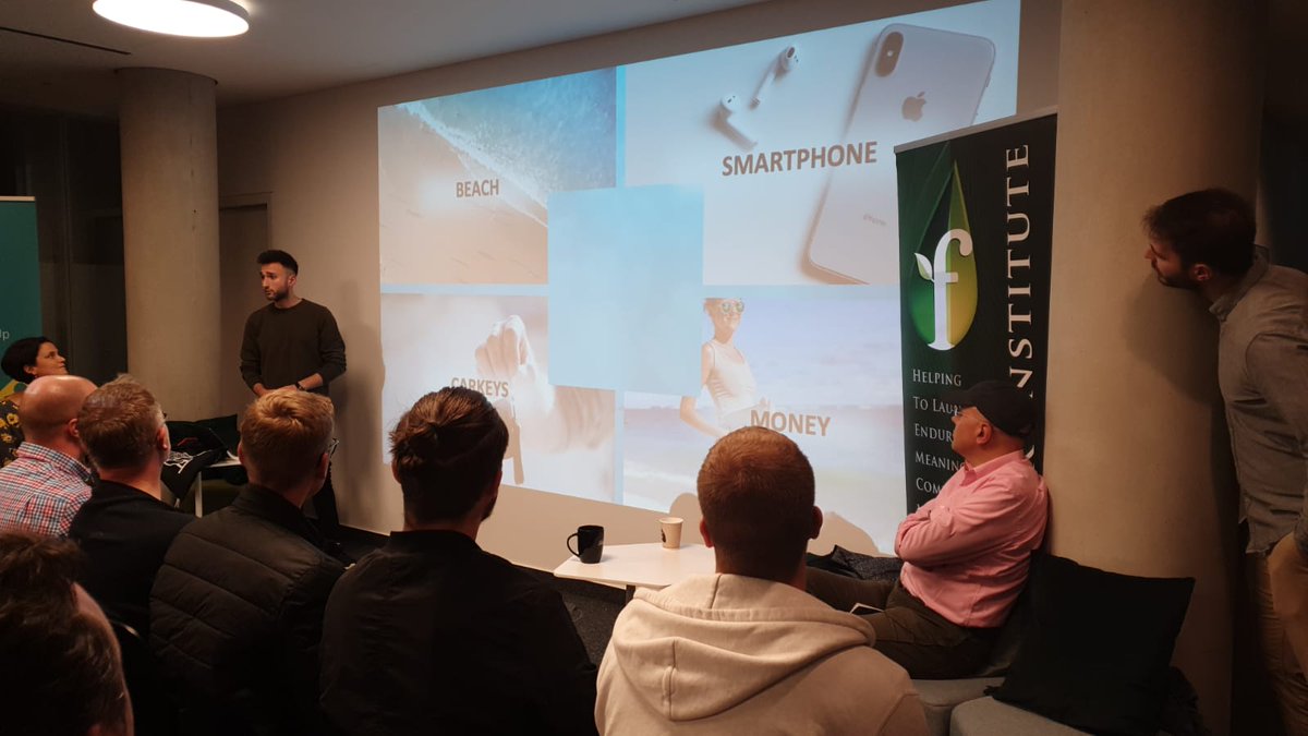 FrankfurtValley's tweet photo. Pitching at @founding Frankfurt @BEHAWK2 https://t.co/5FMGNb7PiS