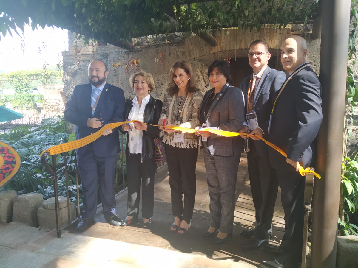 Beatrice Bussi, Jefe Adjunta de Cooperación de la <a href="/UEGuatemala/">Unión Europea en Guatemala</a> participa en la inauguración de #NewWorldCrafts2019 organizado por <a href="/AGEXPORTGT/">AGEXPORT</a> con apoyo de  <a href="/MipymesC/">Proyecto Mipymes y Cooperativas + Competitivas</a> y del Proyecto #CentroamericaExporta apoyado por <a href="/UEenNicaragua/">UE en Nicaragua</a>
