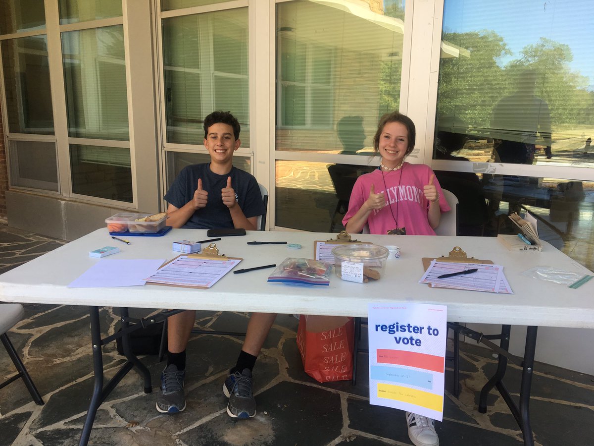 MyersParkIB's tweet photo. Did y’all know it’s high school voter registration week? Here’s some @MyersParkHS &amp; @MyersParkIB Ss in the Civeteas Club doing some outreach. #registertovote https://t.co/QI1fl8Djk8