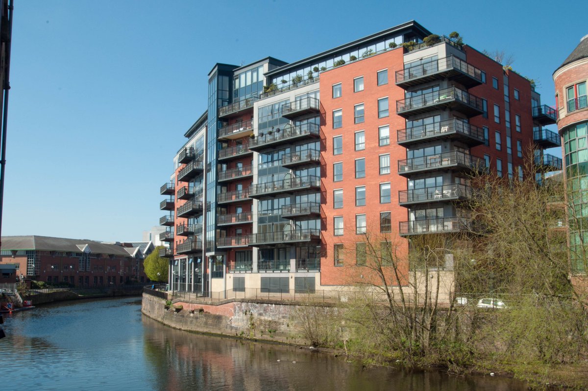 SWresidential's tweet photo. We have a two bedroom apartment, inclusive of WiFi &amp; BT TV. Furnished to a high standard and within walking distance to #Leeds Train Station. Available early October. https://t.co/BkPasXyi3H