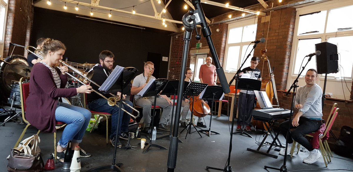 pippawr's tweet photo. S-Itz-probe Today! #MAME @hopemilltheatr1 @HopeAria2019
#musicaltheatre #revival
#brilliant #orchestration by #JasonCarr
#actorslife https://t.co/9nZJGa4nQC
