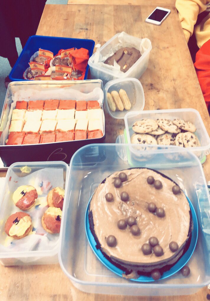 ballyclarelangs's tweet image. ¡Fantástico! 9C were very creative this morning for #EuropeanDayofLanguages 🇪🇸 (with our very own human taco!!) #9C #Spain