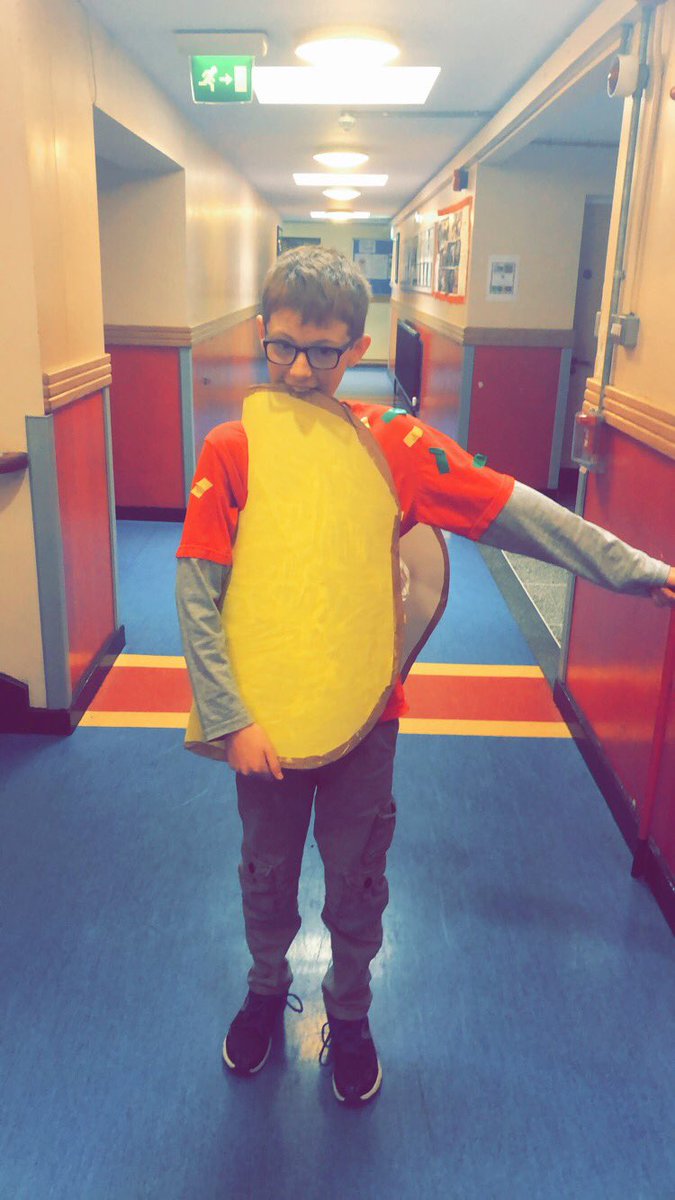 ballyclarelangs's tweet image. ¡Fantástico! 9C were very creative this morning for #EuropeanDayofLanguages 🇪🇸 (with our very own human taco!!) #9C #Spain