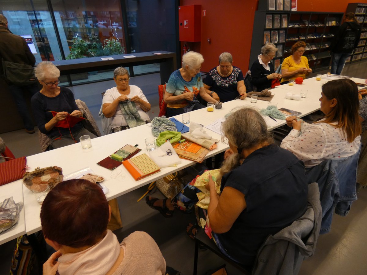 Ook het brei/quilt-café is aan het nieuwe seizoen begonnen ! #breicafé #bibieper #ieper En haken mag ook ;-)