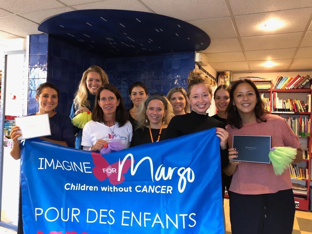 Hier fût une journée riche en émotions. Avec <a href="/ImagineforMargo/">Imagine for Margo</a> nous sommes allées distribuer des cadeaux aux enfants malades et à leurs mamans. Pour rappel, la course annuelle caritative a lieu le 29/09. Plus d'infos sur enfantsanscancer.fr