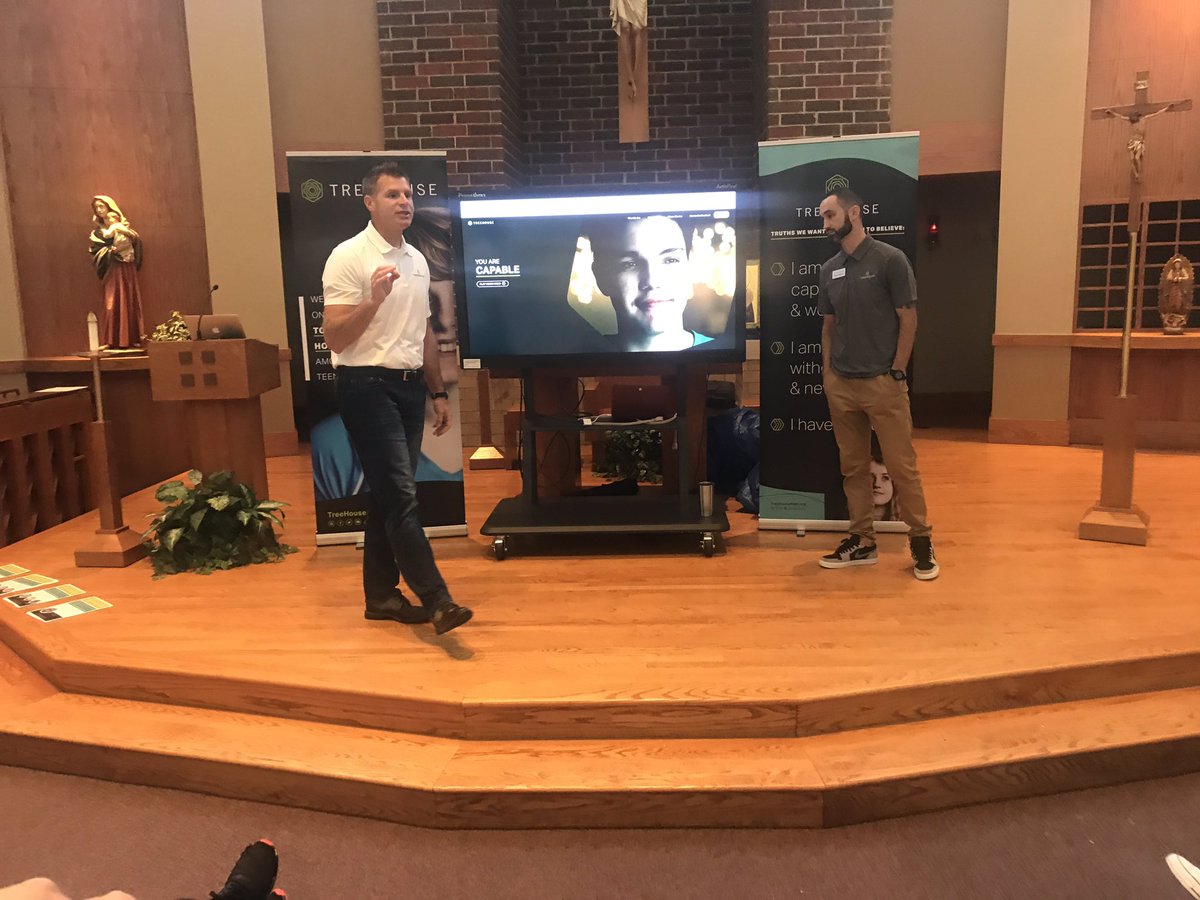 JulieNelsonKARE's tweet photo. Sharing the message of @TreeHouseHope with the fabulous folks at @bsmredknights.  #endhopelessness https://t.co/NZgyrxBDvg