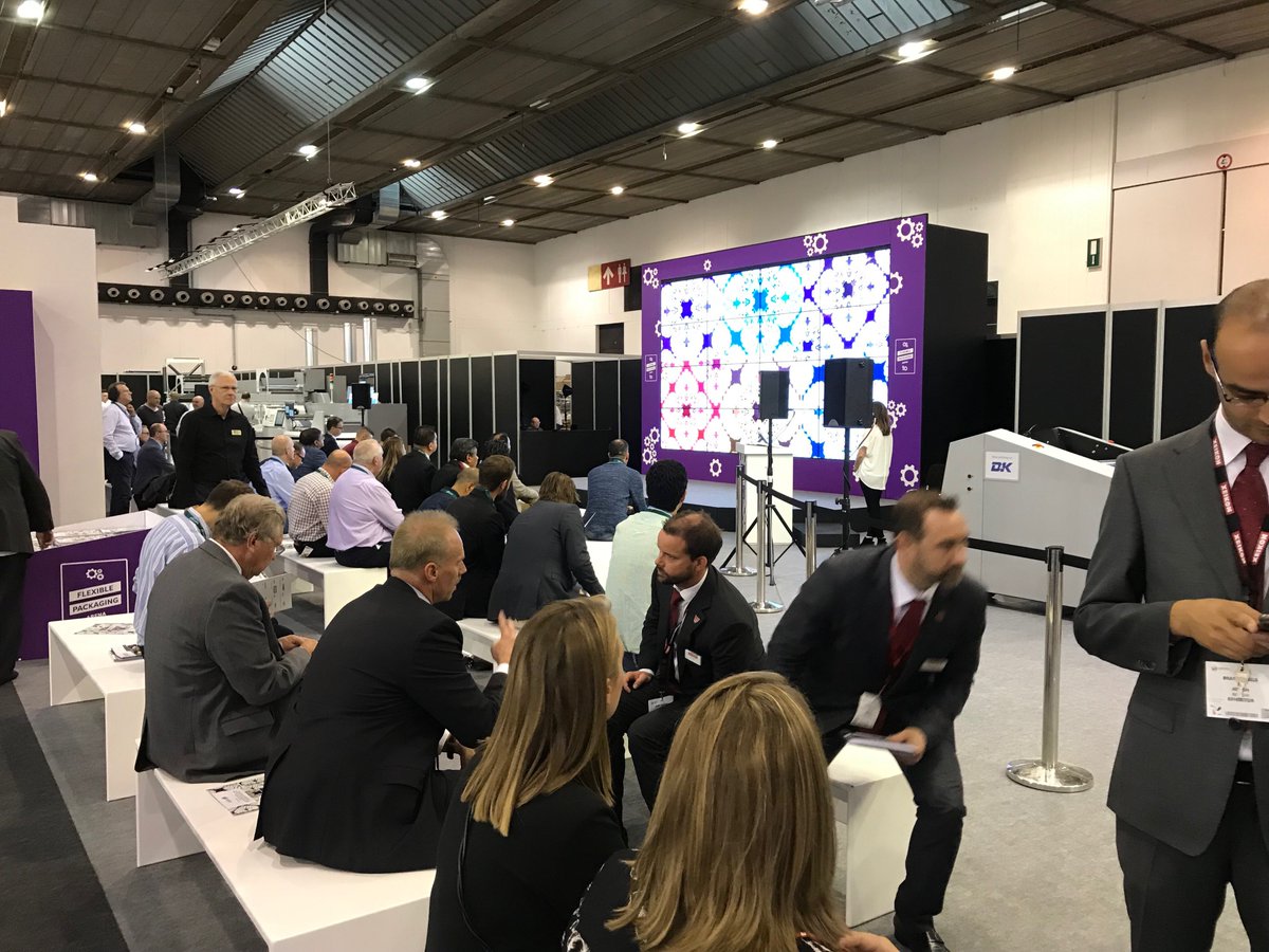 Labelexpo's tweet photo. #LabelexpoEurope 2019 - a busy day 1 comes to a close! We hope you have had a successful day. See you tomorrow! #labels #packaging #printing https://t.co/hgfWYPHGtH