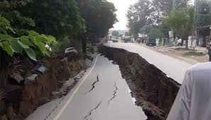 Insightreaderr's tweet photo. BREAKING: 20 people have been killed and over 300 people injured after a magnitude 5.8 earthquake rattled Mirpur, Azad Kashmir #Pakistani #Earthquake https://t.co/9Nh9GqVZUM