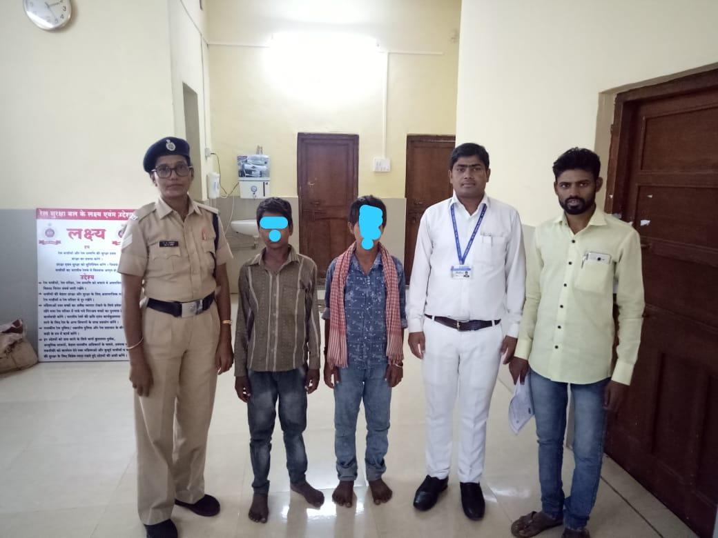 IRTCSO_BSL's tweet photo. @RailMinIndia
@PiyushGoyal
@IR_CRB
@GM_CRly
@BhusavalDivn
@PTI_News
@htTweets
@Lokmat_Samachar
@News18India
@ETVMarathi_KHMC

On 24.9.2019, Mr Sagar Chaure TTI/KNW found out 2 ran away boys in 12534 Pushpak exp at Nasik and helped to unite them with  their family. https://t.co/rO8OqkMyJp