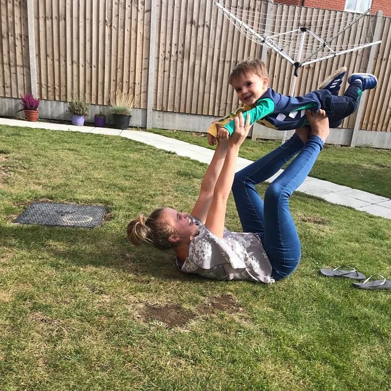 BillyRayMansell's tweet photo. Today we visited my Mum, we brought fun & laughter with us. I'm proud of my Mum & I am super proud of my Family & Son. Moments like this matter! I'm ready for #FitnessDay tomorrow! π₯° #Fitness2Me #UnitedInKind #WalkandTalk #SwimSpirational #GosfieldLake #BeActive #NHSThankyouMile https://t.co/VYm0SMRoNZ