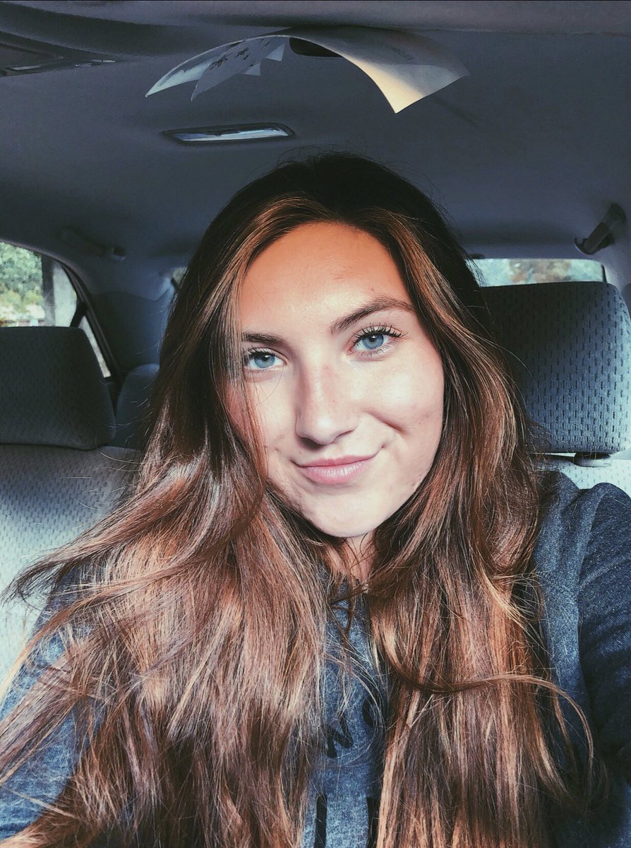 Lexi_hall17's tweet photo. Yep car selfies are still a thing!!! https://t.co/qbuQb3Ntvs